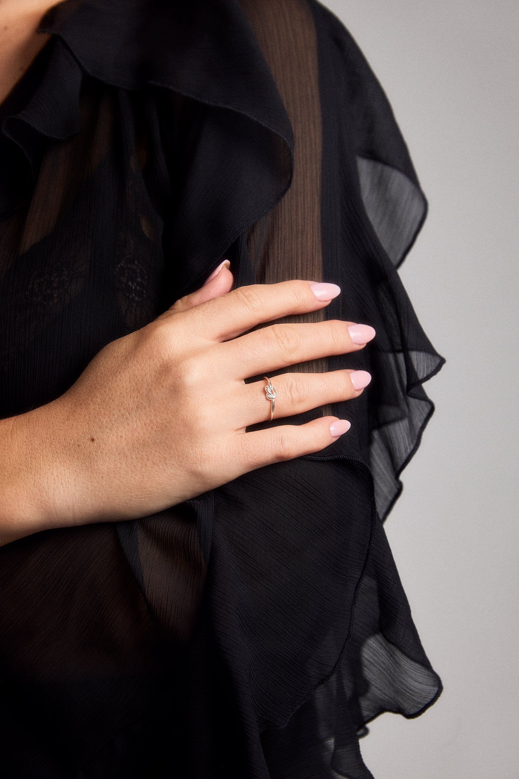 Knot ring