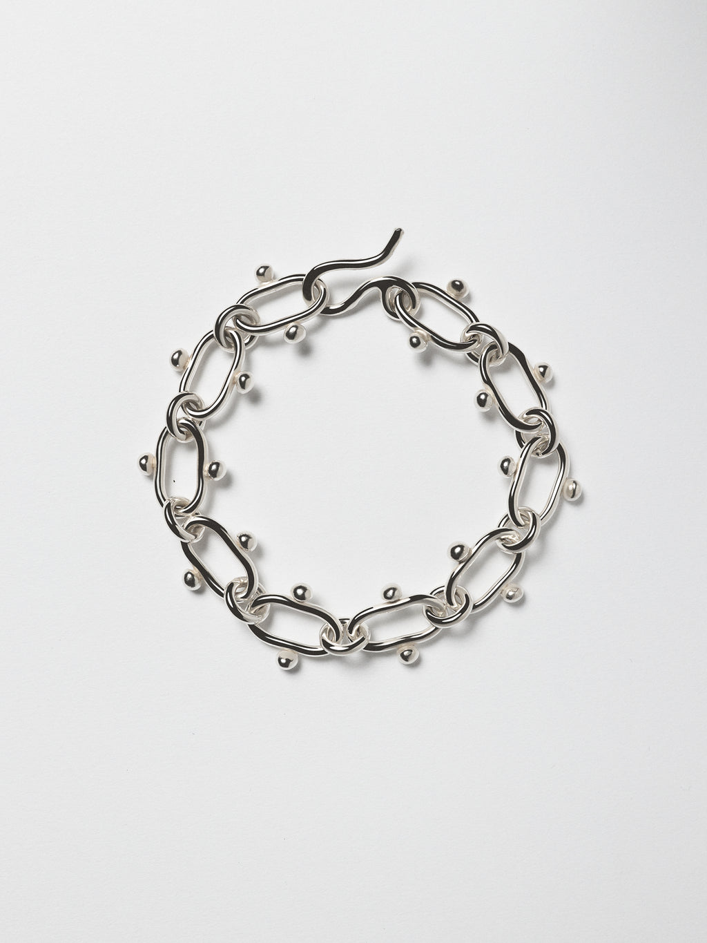 Chain with dots