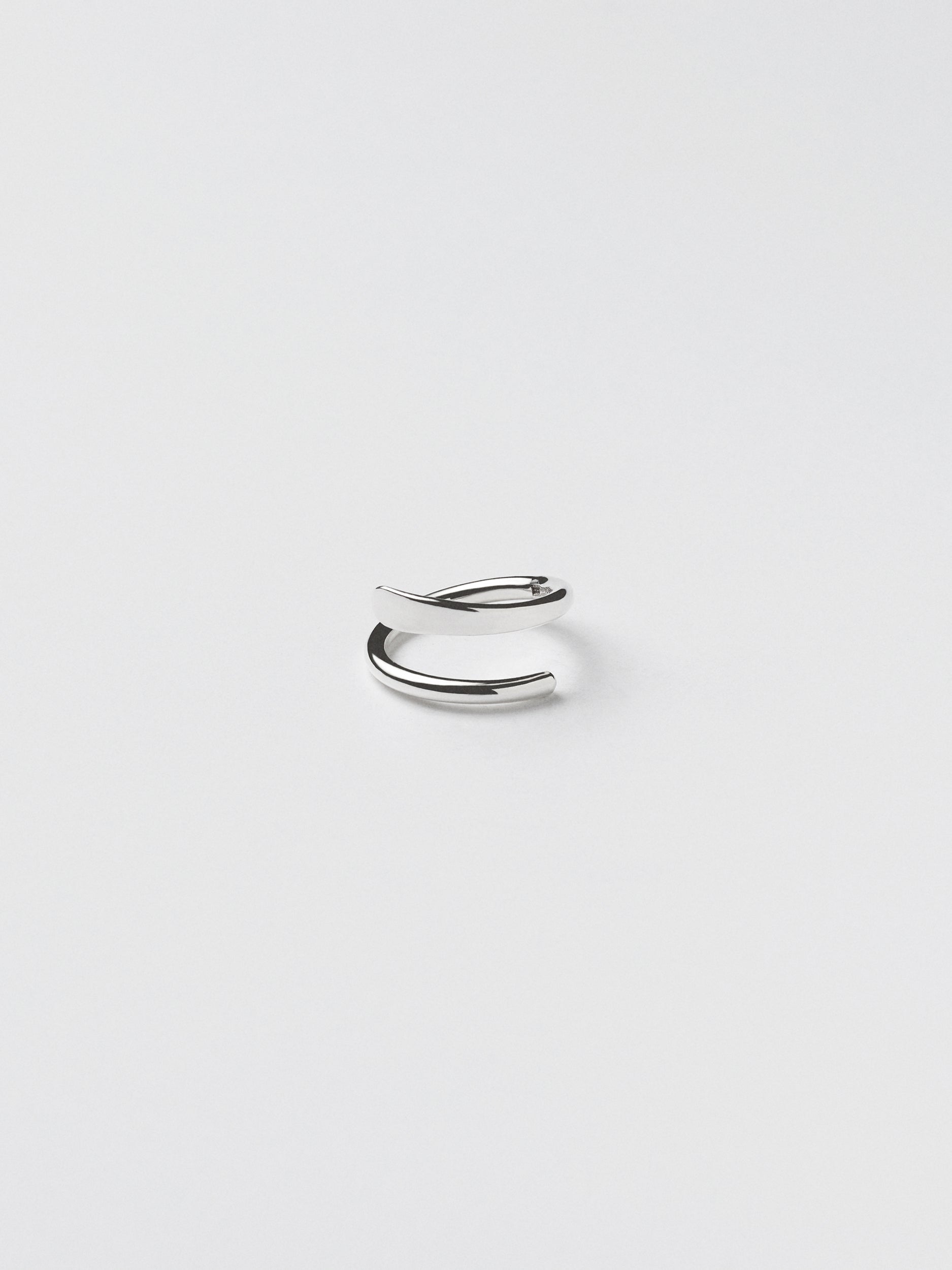 Simple twist ring